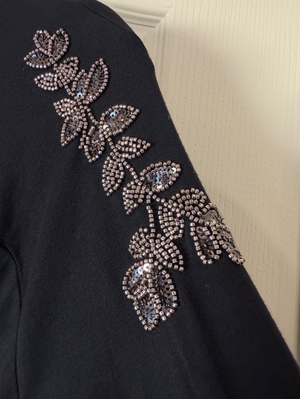 Tristan Black Silver Beaded Sequin Shoulder Top M V Neck Long Sleeve Stretch Par